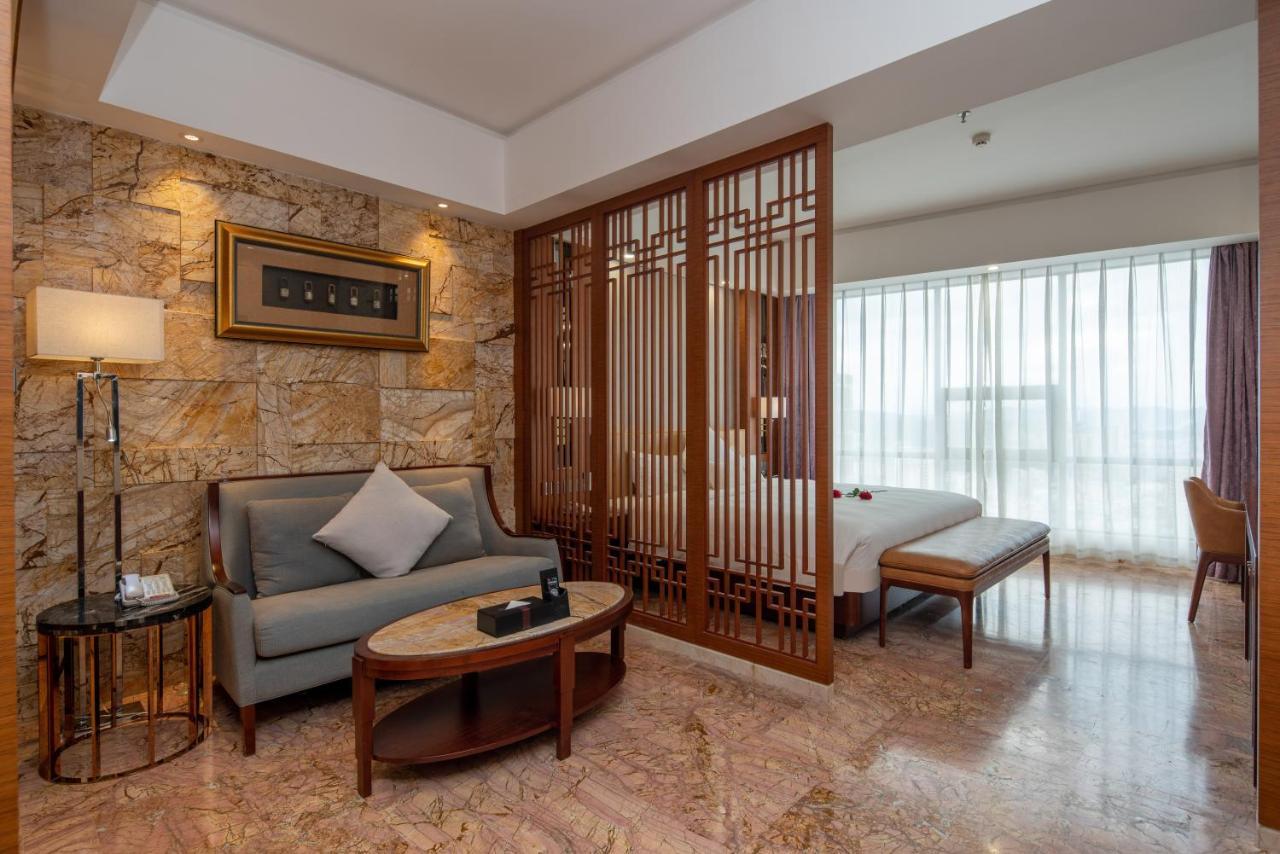 King Royal Hotel Yunfu Exterior photo