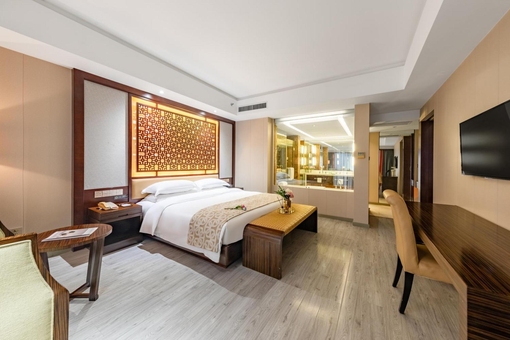 King Royal Hotel Yunfu Exterior photo