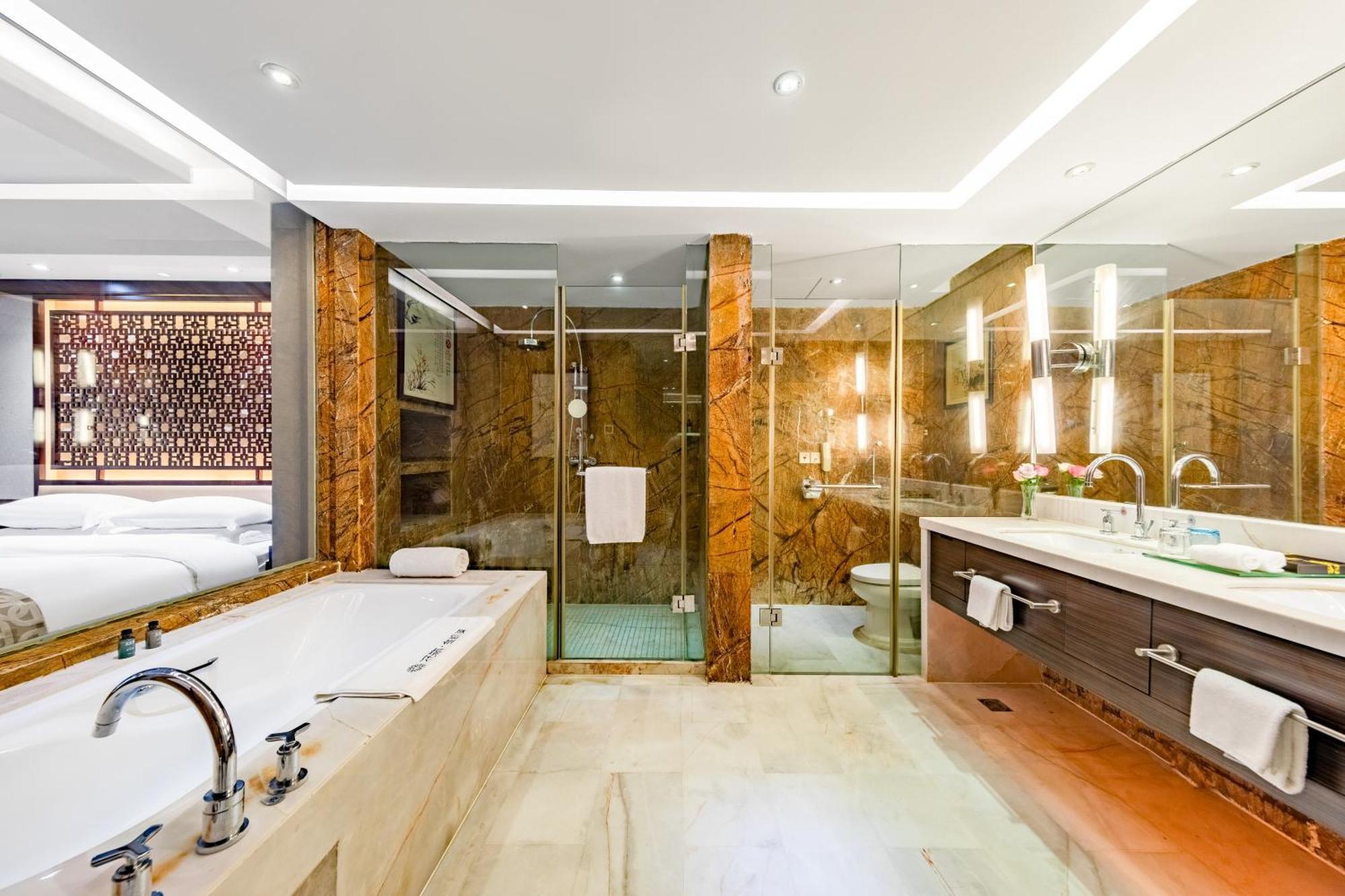 King Royal Hotel Yunfu Exterior photo